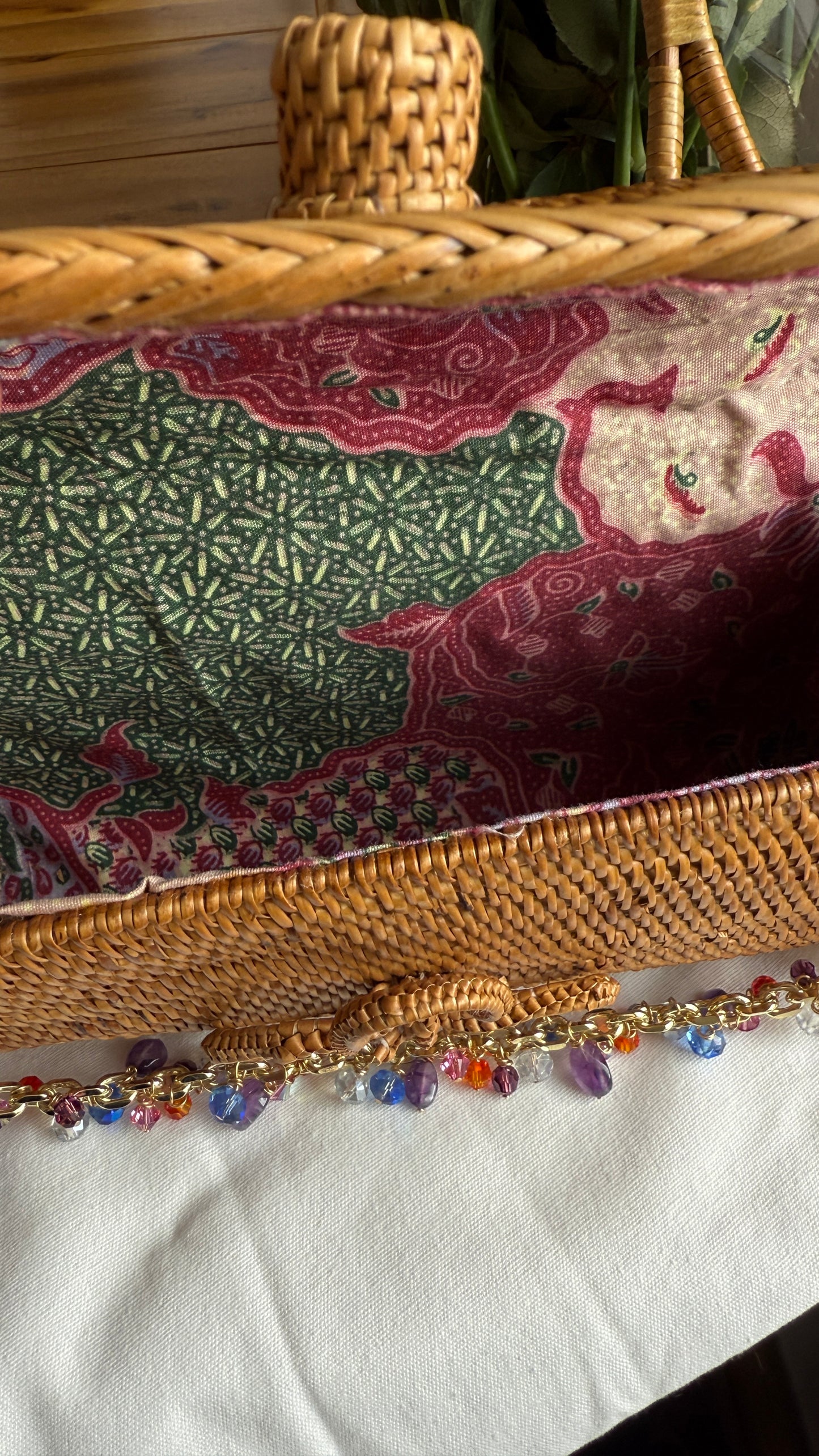 Bonito – Edle Rattan-Handtasche mit Swarovski-Kristallen & Natursteinen