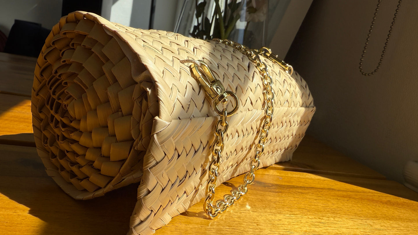 Ipanema – Kleine Strohtasche mit urbanem Stil & handgefertigten Details
